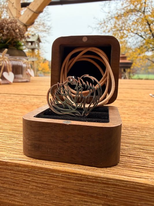 Pferdeherz-Halskette aus Metall (ca. 3,5x3,5cm) mit Stahlkette oder Lederkette (ca. 60cm) - DIE Geschenkidee ! (Versandkostenfrei!)