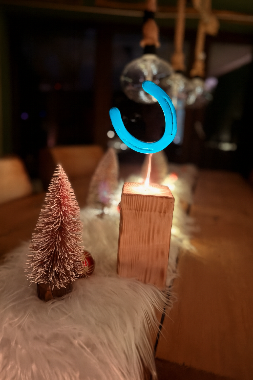 Hufeisen - Original auf Holzblock mit individueller Wunschgravur auf Hufeisen & Holzblock ! - Handmade - jedes Stück ein Unikat ! DIE pferdige Geschenkidee ! (Versandkostenfrei!)