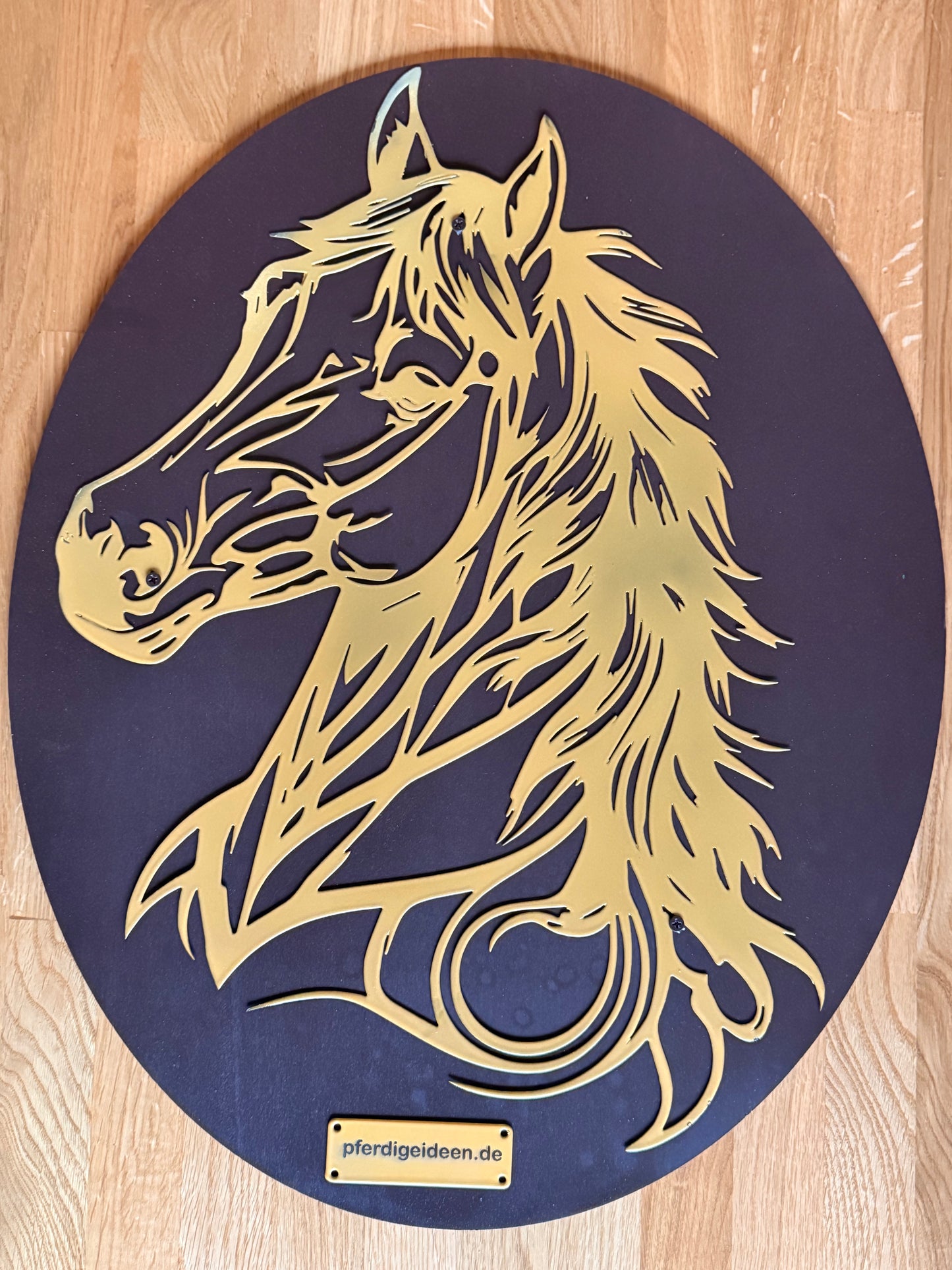 Pferdekopf aus Metall auf Holz mit Namensschild aus Metall inkl. Herz (ca. 40x38cm) - Handmade - DIE pferdige Geschenkidee ! (Versandkostenfrei!)