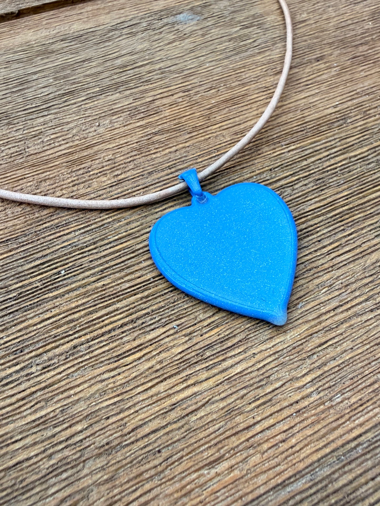 Herz-Halskette aus Metall (Ca. 3,5X3,5Cm) Mit Stahlkette Oder Lederkette (Ca. 60Cm) - Die Geschenkidee ! (Versandkostenfrei!)